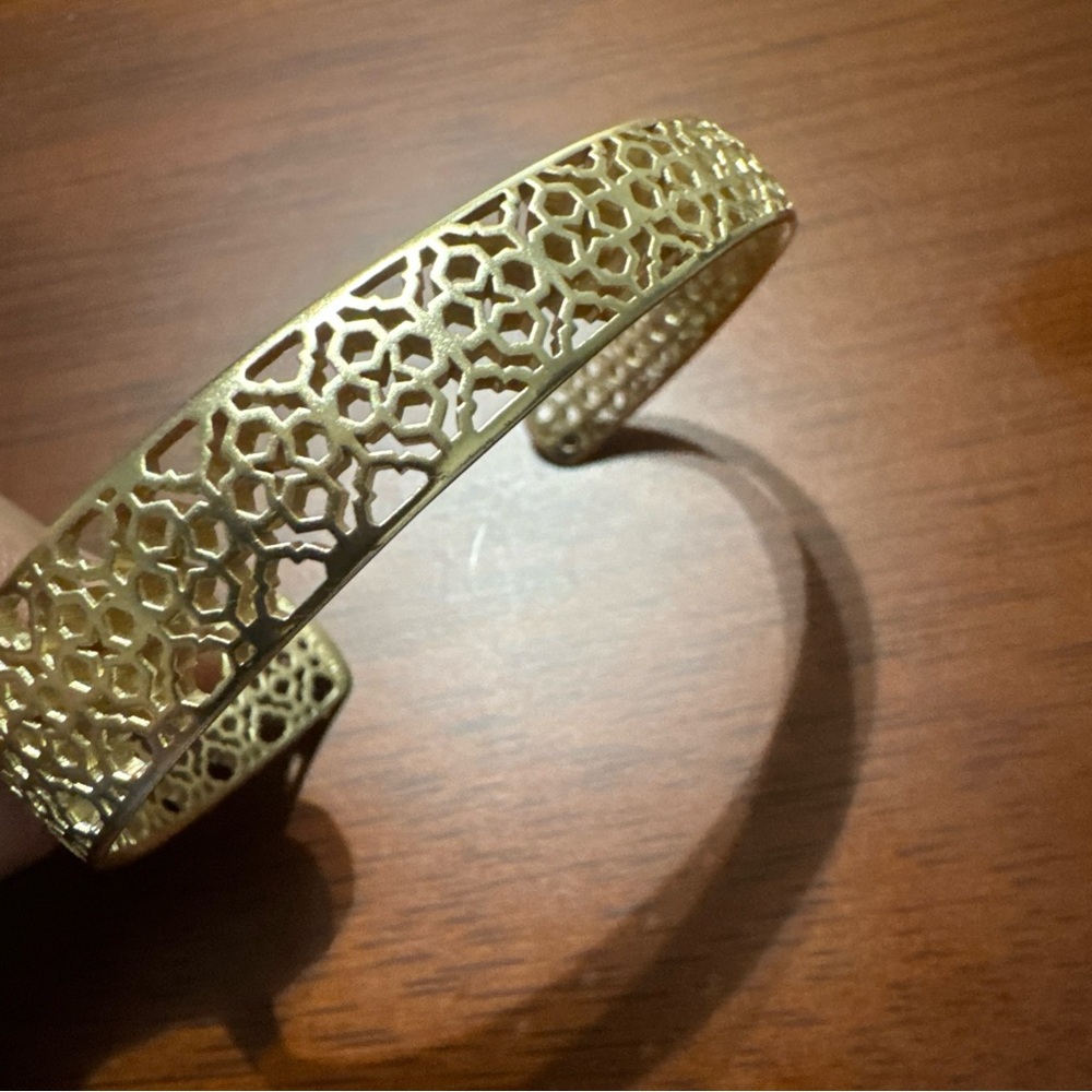 Elegant Gold Filigree Bracelet